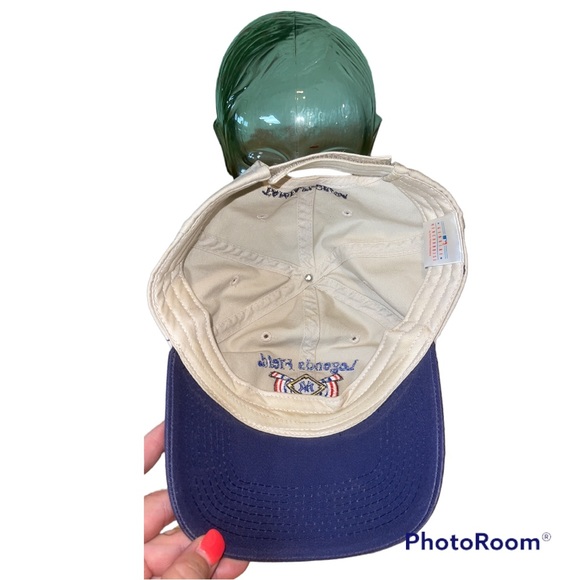 New York Yankees Legends Field Baseball Hat - Picture 6 of 10